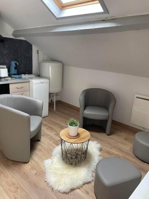 Edouard 2. Logement Complet. Charleville-Mézières 外观 照片