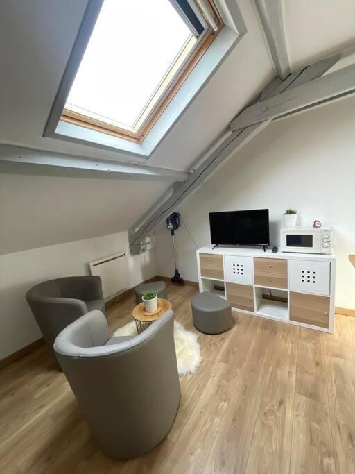 Edouard 2. Logement Complet. Charleville-Mézières 外观 照片