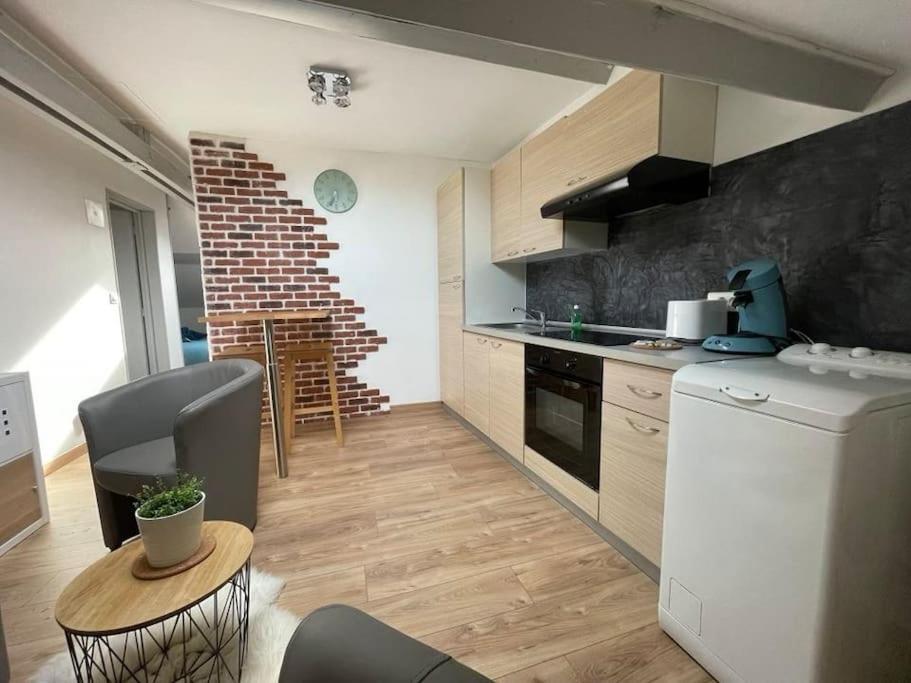 Edouard 2. Logement Complet. Charleville-Mézières 外观 照片