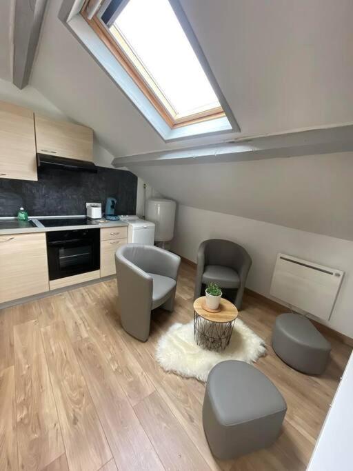 Edouard 2. Logement Complet. Charleville-Mézières 外观 照片